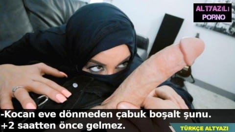 Siyah Çarşaflı Kadın Kocası 2 Saatliğine Evden Çıkınca Aldattı